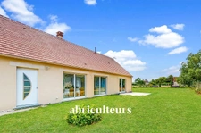 FREVILLE-DU-GATINAIS - MAISON RECENTE ET TERRAIN CONSTRUCTIBLE - 153 m2 - 195.000 €