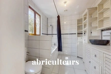 LAIGNEVILLE<span></span>MAISON RÉNOVÉE AVEC JARDIN ET DEPENDANCES<span></span>6 PIÈCES<span></span>5 CHAMBRES<span></span>100M2<span></span>281.000€