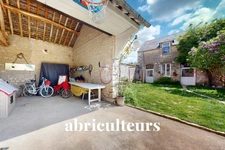 CHATEAU-LANDON<span></span>MAISON ET DEPENDANCE<span></span>5 PIÈCES <span></span>4 CHAMBRES<span></span>65 et 52 M2<span></span>192.500 €