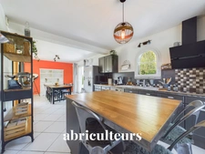 AMILLY<span></span>MAISON<span></span>6 PIÈCES <span></span>4 CHAMBRES<span></span>168 M2<span></span>298.500 €