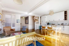 Appartement 4 pièces - 2 chambres - 69 m² - Paris 18