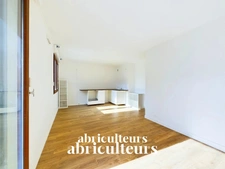 SEVRES – STUDIO AVEC BALCON– 1 PIECE – 27 M2 – 200 000 €