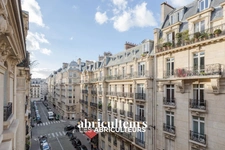 PARIS 15 - PLACE DE BRETEUIL - 5  PIECES - 146 m²