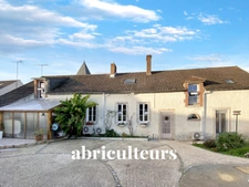 FREVILLE-DU-GATINAIS / BELLEGARDE<span></span>MAISON<span></span>7 PIECES<span></span>5 CHAMBRES<span></span>230 M2<span></span>298.000 €