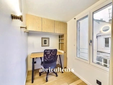 Coup de cœur<span></span>2 pièces de 38 m²<span></span>Lumineux et calme absolu avec balcon<span></span>Rue des Halles, Paris 1er