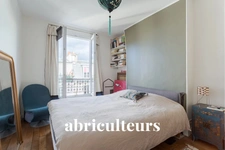 PARIS 18 EME / CLIGNANCOURT<span></span>APPARTEMENT<span></span>2 PIECES<span></span>1 CHAMBRE<span></span>50 m2<span></span>615.000€