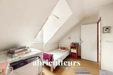 COURTEMPIERRE<span></span>MAISON RIVIERE<span></span>6 PIECES<span></span>3/4 CHAMBRES<span></span>120 M2<span></span>220000 €