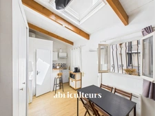 Coup de coeur<span></span>Studio de 21m2 au calme<span></span>idéalement situé, rue Rennequin, à deux pas du marché Poncelet, Paris 17ème