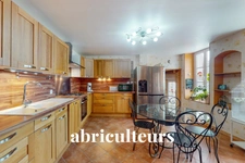 FREVILLE-DU-GATINAIS / BELLEGARDE<span></span>MAISON<span></span>7 PIECES<span></span>5 CHAMBRES<span></span>230 M2<span></span>298.000 €