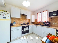 RIS-ORANGIS<span></span>MAISON<span></span>5 PIÈCES<span></span>3 CHAMBRES<span></span>76 M2<span></span>265 000 €