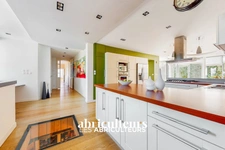 Belle demeure de caractère - 10 pièces - 280 m² - 888 000