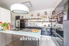 PROCHE TOURS<span></span>MAISON AVEC PISCINE<span></span>8 PIECES<span></span>4 CHAMBRES<span></span>205M²<span></span>750.000 €