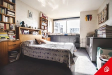 Paris 15 ème<span></span>5 pièces<span></span>3 chambres<span></span>948 00 euros