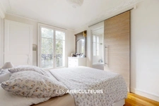 Appartement 4 pièces<span></span>2 chambres<span></span>69 m²<span></span>Paris 18