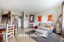 CHATEAU-LANDON<span></span>MAISON ET DEPENDANCE<span></span>5 PIÈCES <span></span>4 CHAMBRES<span></span>65 et 52 M2<span></span>192.500 €