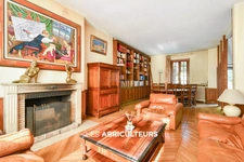 ORLEANS / PROCHE GARE<span></span>MAISON BOURGEOISE AVEC JARDIN<span></span>9 PIECES<span></span>7 CHAMBRES<span></span>205 m2<span></span>675.000 €