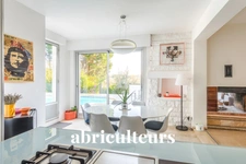 PROCHE TOURS<span></span>MAISON AVEC PISCINE<span></span>8 PIECES<span></span>4 CHAMBRES<span></span>205M²<span></span>750.000 €