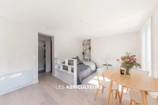 Studio<span></span>24 m² avec balcon<span></span>315 000 € <span></span>Paris 10