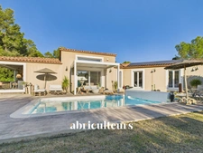Superbe Villa Familiale de Plain-Pied<span></span>5 Pièces<span></span>139 m²<span></span>Piscine Chauffée -Terrain 1083 m²
