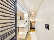 Coup de cœur<span></span>2 pièces de 38 m²<span></span>Lumineux et calme absolu avec balcon<span></span>Rue des Halles, Paris 1er