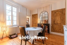 COGNAC / CENTRE-VILLE - MAISON DE VILLE AVEC TERRAIN DE 467 M2- 8 PIECES - 5 CHAMBRES  - 230 M2 - 435.000€