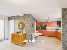 SAINT-CLEMENT / SENS<span></span>MAISON<span></span>3 PIECES<span></span>2 CHAMBRES<span></span>101 M2<span></span>234.500 €