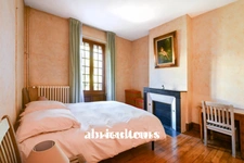 ORLEANS / PROCHE GARE<span></span>MAISON BOURGEOISE AVEC JARDIN<span></span>9 PIECES<span></span>7 CHAMBRES<span></span>205 m2<span></span>675.000 €