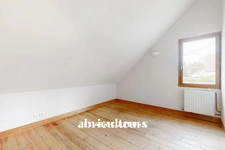 PROCHE COULOMMIERS - MAISON - 9 PIECES - 4 CHAMBRES - 250m2 - 445 000 €