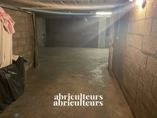 PARIS 15 / BALARD-LECOURBE<span></span>PARKING BOX<span></span>12 M2<span></span>39.000 €