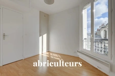 PARIS 18 EME / ABBESSES<span></span>APPARTEMENT<span></span>2 PIECES<span></span>1 CHAMBRE<span></span>26 m2<span></span>300.000€