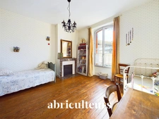 MONTARGIS CENTRE<span></span>MAISON<span></span>8 PIECES<span></span>5/6 CHAMBRES<span></span>210 M2<span></span>309000 €