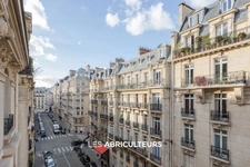 PARIS 15 - PLACE DE BRETEUIL - 5  PIECES - 146 m²