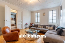 COGNAC / CENTRE-VILLE - MAISON DE VILLE AVEC TERRAIN DE 467 M2- 8 PIECES - 5 CHAMBRES  - 230 M2 - 435.000€