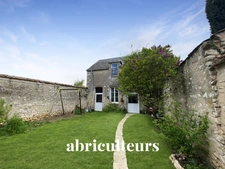 CHATEAU-LANDON<span></span>MAISON ET DEPENDANCE<span></span>5 PIÈCES <span></span>4 CHAMBRES<span></span>65 et 52 M2<span></span>192.500 €