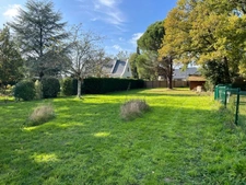 Grande parcelle à bâtir en plein cœur de Sautron<span></span>Terrain viabilisé dans un environnement calme<span></span>Sautron