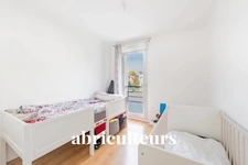 CHOISY LE ROI<span></span>APPARTEMENT AVEC BALCON ET PARKING BOX<span></span>3 PIECES<span></span>2 CHAMBRE<span></span>59M2<span></span>190.000€