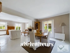 SENLIS - MAISON - 5 PIÈCES - 4 CHAMBRES - 151 M2 - 645.000 €