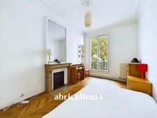 PARIS 10E- APPARTEMENT- 6 PIECES- 3 OU 4 CHAMBRES- 156 M²- 1 649 400 €