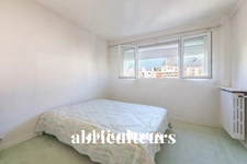 PUTEAUX / REPUBLIQUE - APPARTEMENT AVEC BALCON - 2 PIECES - 1 CHAMBRE- 48 M² - 390.000 €