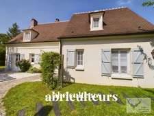 SENLIS - MAISON - 5 PIÈCES - 4 CHAMBRES - 151 M2 - 645.000 €