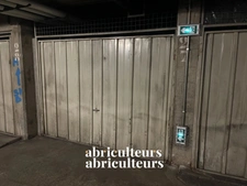 PARIS 15 / BALARD-LECOURBE<span></span>PARKING BOX<span></span>12 M2<span></span>39.000 €