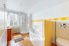 Belle demeure de caractère - 10 pièces - 280 m² - 888 000