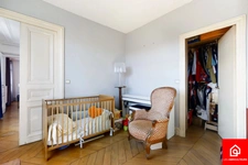 Appartement<span></span>3 pièces<span></span>2 chambres<span></span>70 m²<span></span>Paris 1