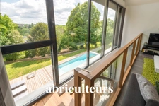 LA MEMBROLLE SUR CHOISILLE / TOURS<span></span>MAISON OSSATURE BOIS AVEC PISCINE<span></span>6 PIECES<span></span>4 CHAMBRES<span></span>1 BUREAU<span></span>170 M2<span></span>700.000 €