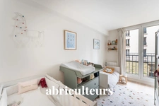 LEVALLOIS / CENTRE<span></span>APPARTEMENT<span></span>3 PIECES<span></span>2 CHAMBRES<span></span>63 M2<span></span>698.000 €