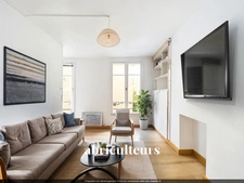PARIS 15 / QUARTIER COMMERCE – STUDIO LUMINEUX – 1 PIECE – 17 M2 – 198 500 €