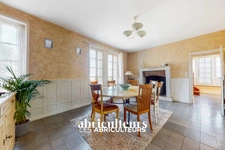 Belle demeure de caractère - 10 pièces - 280 m² - 888 000