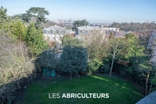 Villa  10 pièces  6 chambres  300 m² - Sèvres