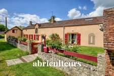 NIBELLE<span></span>MAISON 9 PIECES<span></span>7 CHAMBRES<span></span>PISCINE<span></span>315 M2<span></span>400.000 €