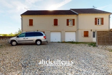 Maison d'environ 127 m2 entre Senlis et Chantilly avec un petit Jardin